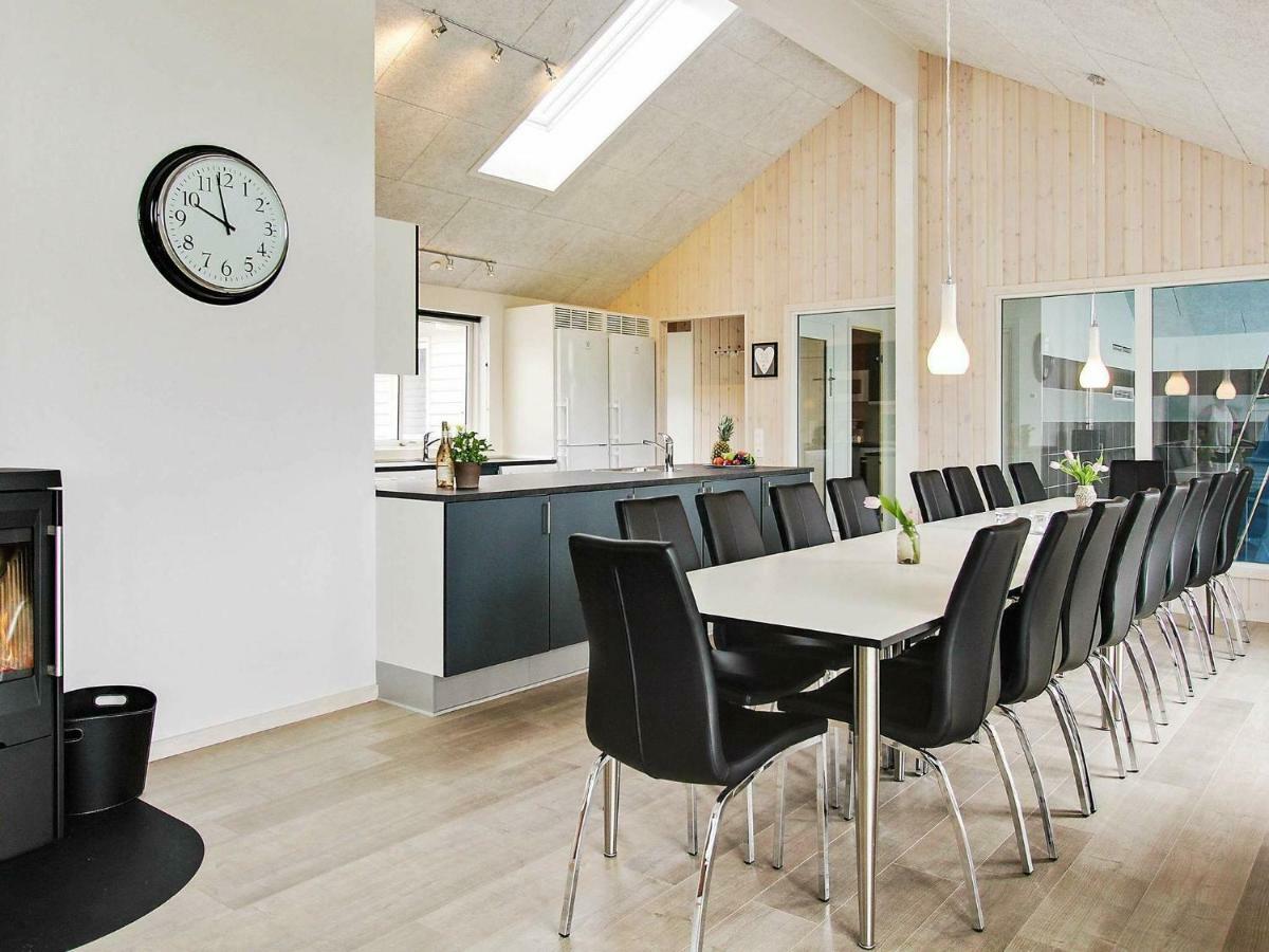 18 Person Holiday Home In Hasselberg Капелн Екстериор снимка